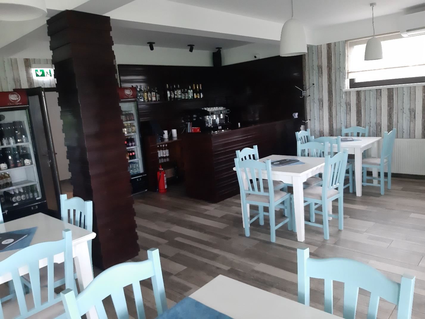 Interiorul spațiului comercial din Călinești-Oaș