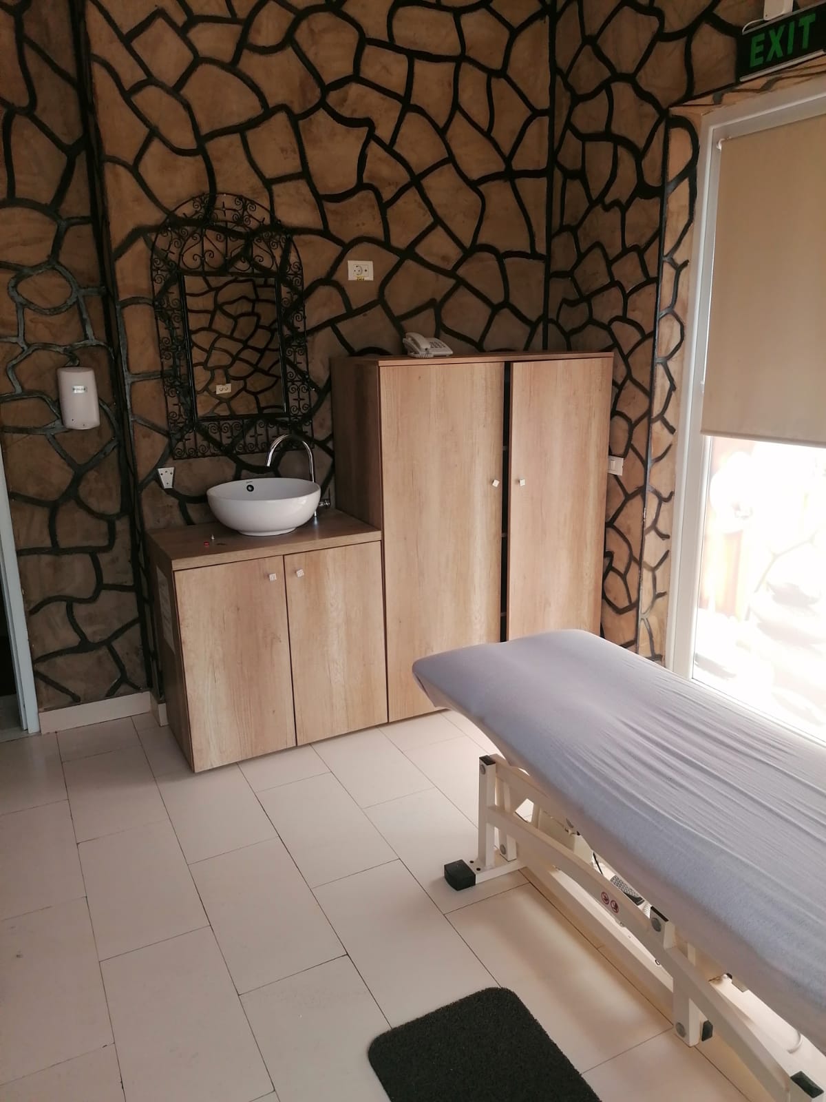 Sala de masaj a centrului din Pitești